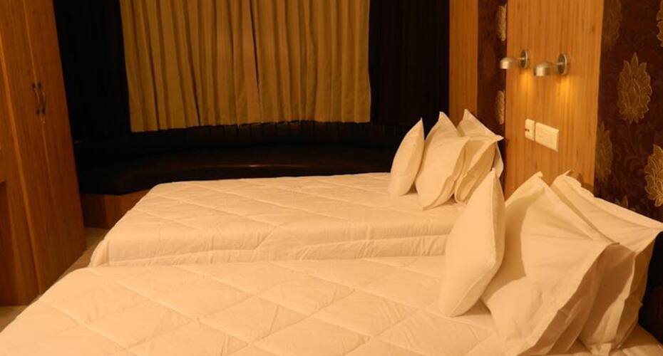 Warmth Hospitality Guest House, Kolkata 2